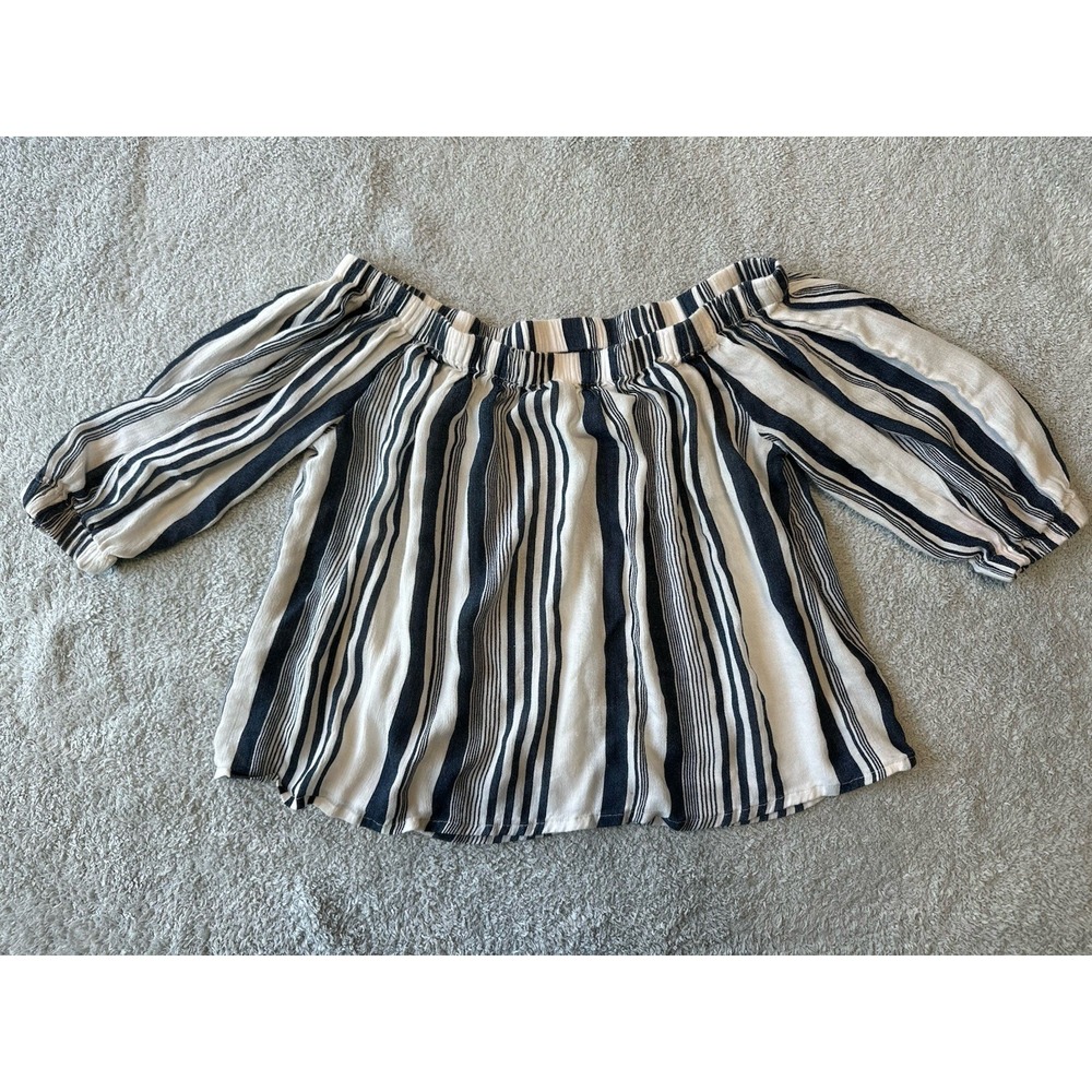 SALE‎ - 3/$25 Women's Liv 4 Life Off Shoulder Crop Top Size S Blue And White